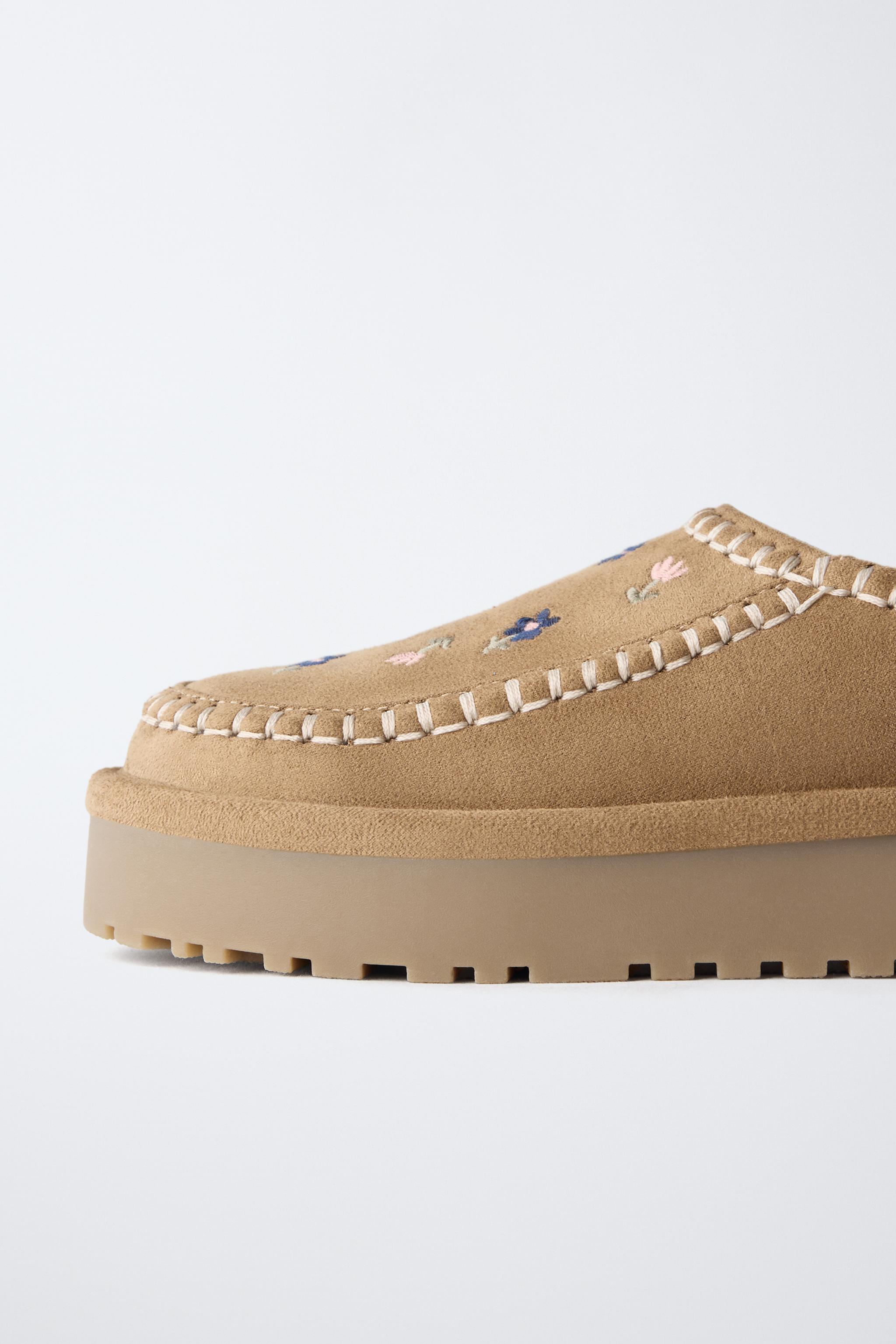 EMBROIDERED CLOGS